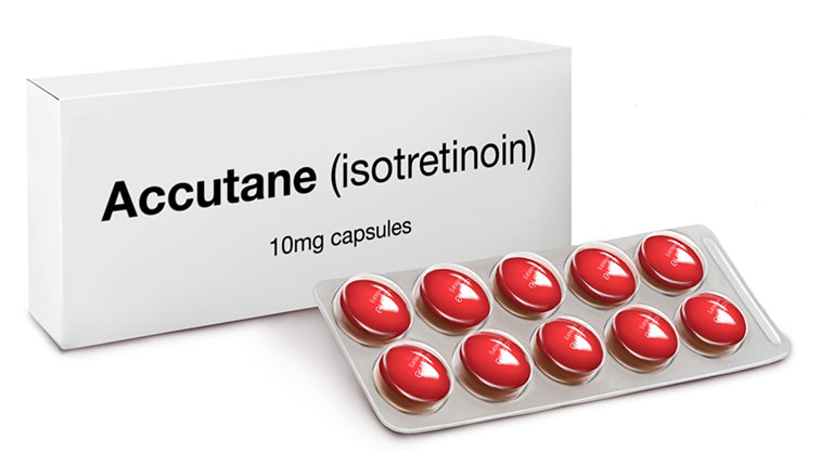 Trước khi dùng thuốc isotretinoin